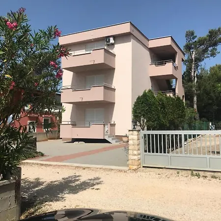 Vukadin Apartment *