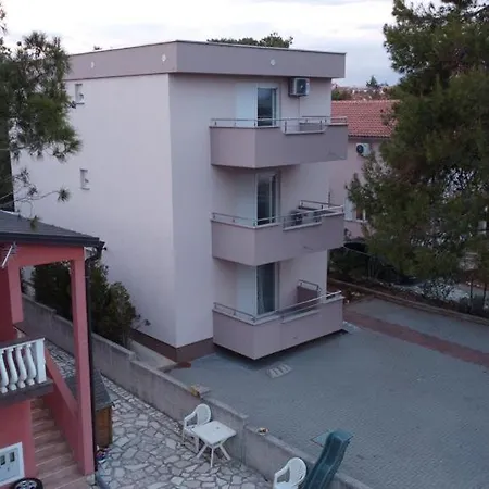 Vukadin Apartment *